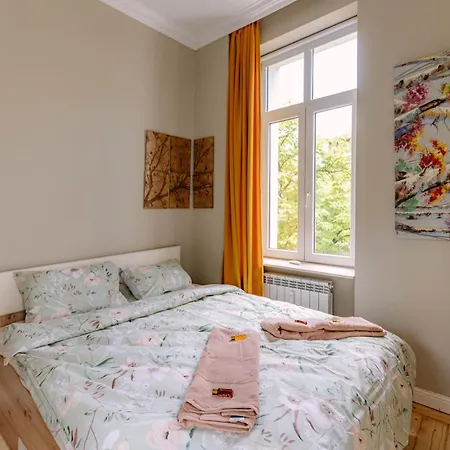 3bdr & Main Street Vitoshka & Corner & Free Parking * Sofia